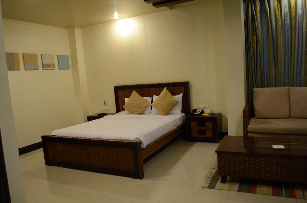 Hotel The Elite Suites プネ 部屋 写真