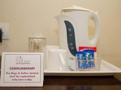 Hotel The Elite Suites プネ エクステリア 写真